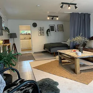 Cozy Studio With Garden Access , Malmö Schweden